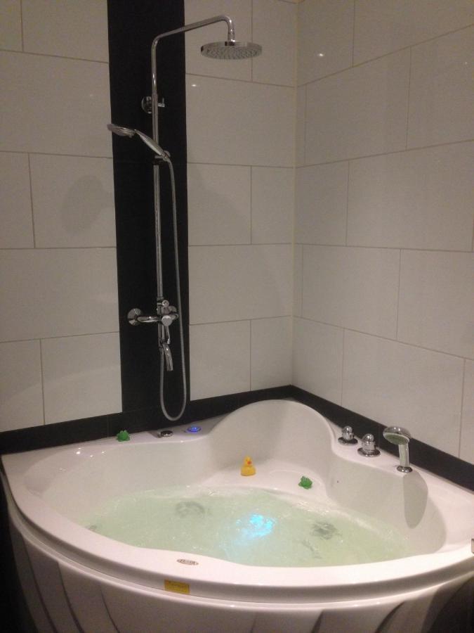 Beach Rose, 1 Free Parking, 2 Min. From Beach, Jacuzzi Noordwijk Bagian luar foto